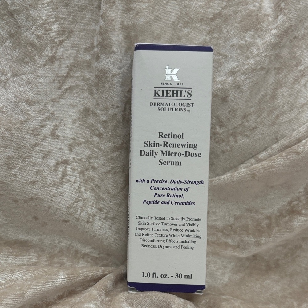 Kiehl's Retinol Skin-Renewing Daily Micro-Dose Serum - White and Blue Packaging - Picture 1 of 1
